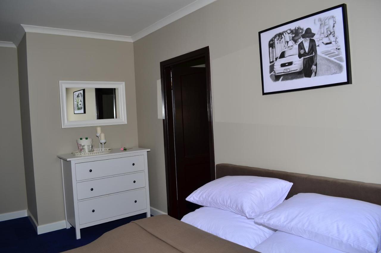 Szafirowy Dwor Hotel & Restauracja Gliwice Ngoại thất bức ảnh